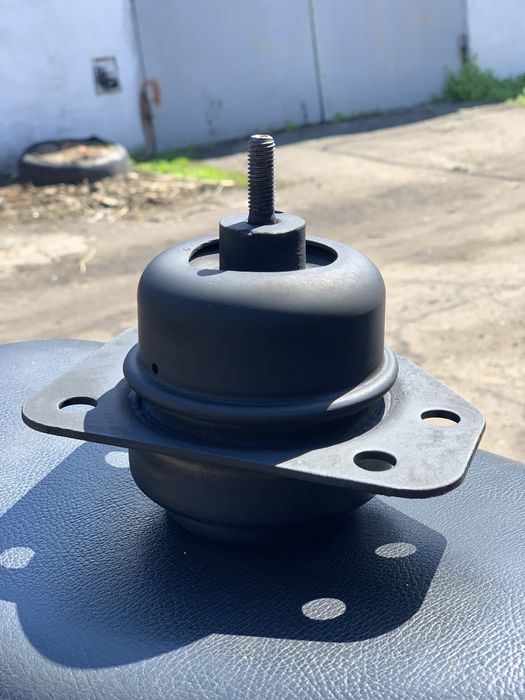 Подушка двигателя правая Lacetti