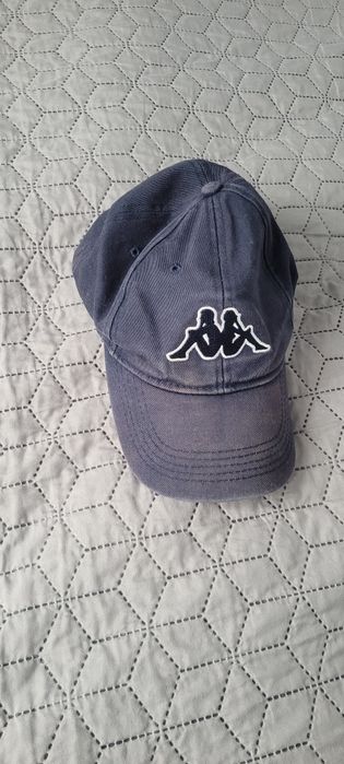 Czapka z daszkiemi Kappa