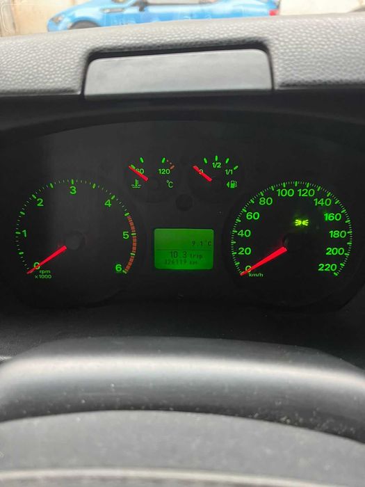 Форд Транзіт 2010 року