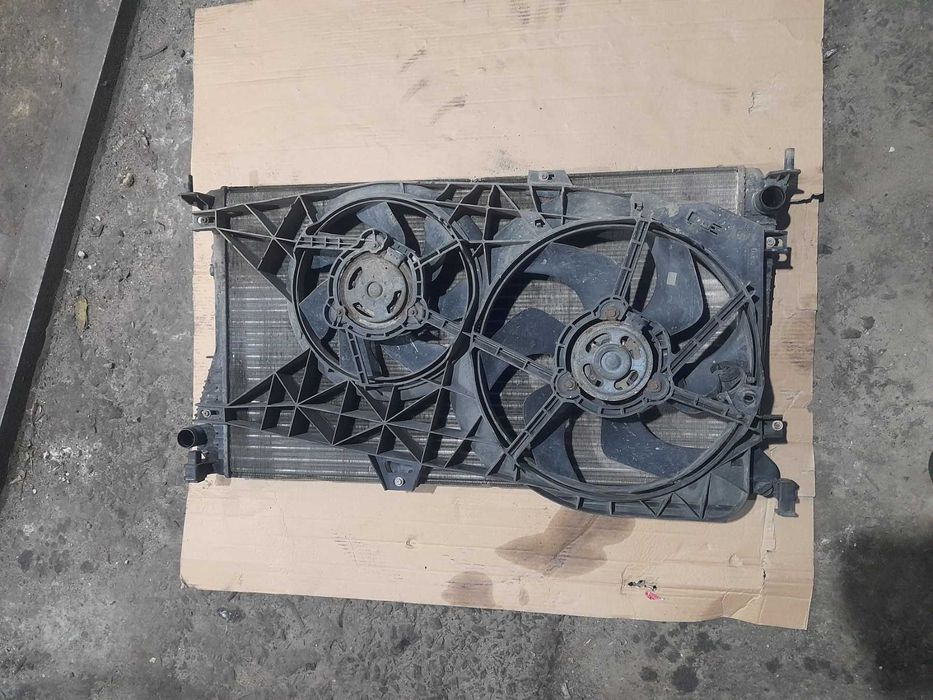 Дифузор Вентилятор 2.0 2.5 радиатор Рено Трафик Опель Виваро розборка
