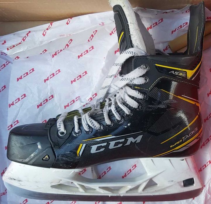 CCM Super Tacks AS3 10D