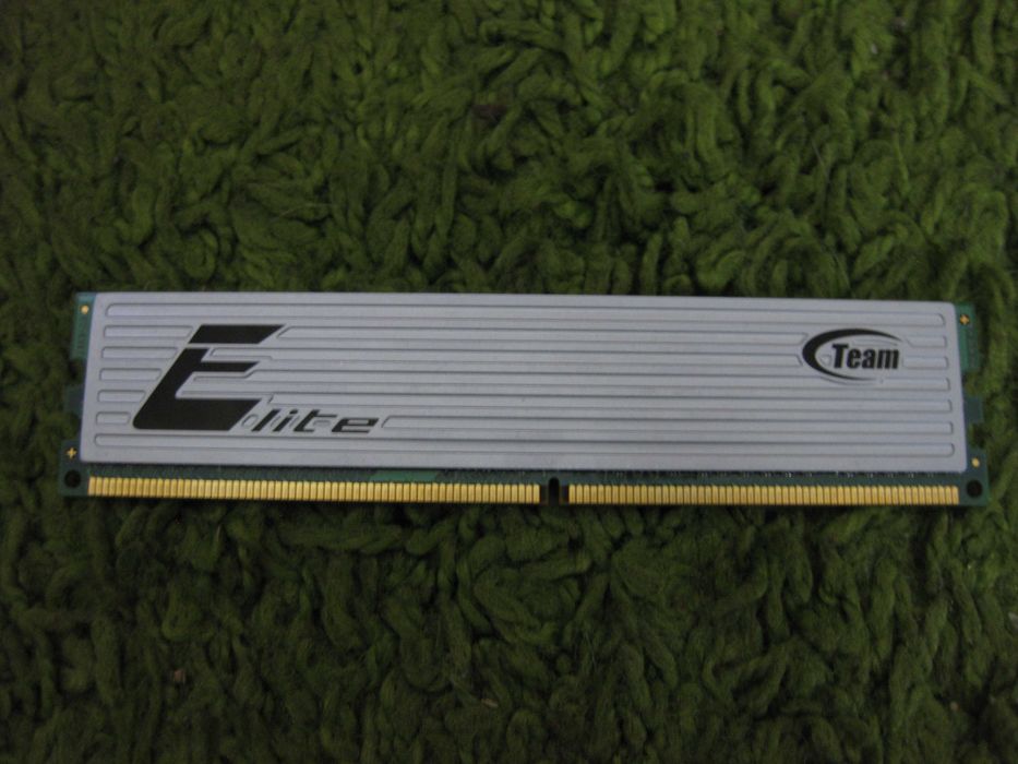 Продам модуль оперативної пам'яті Team Elite TEDD1024M800HC6