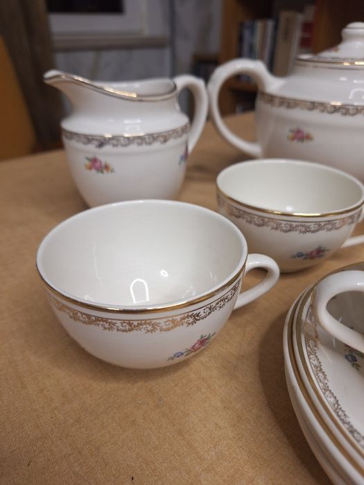 Serviço de chá da Fábrica de Loiças de Sacavém