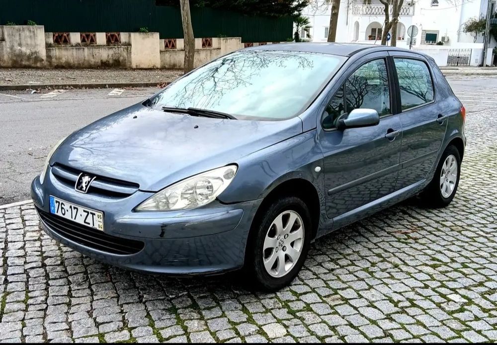 Carro peugeot 307 . 2400€