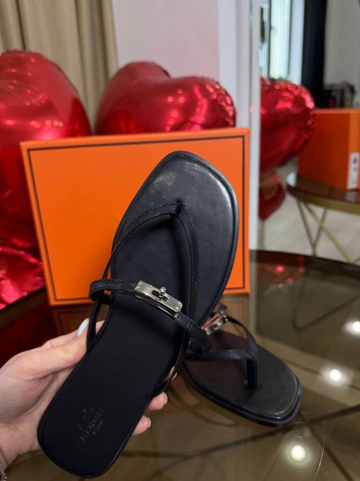 Стильні капці Hermes з нової колекції 2026 року, з натуральної шкіри