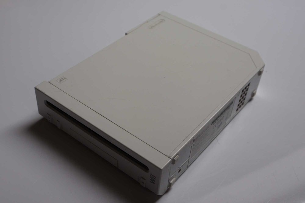 Konsola Nintendo Wii. Stan używany ale sprawny. Wersja europejska.