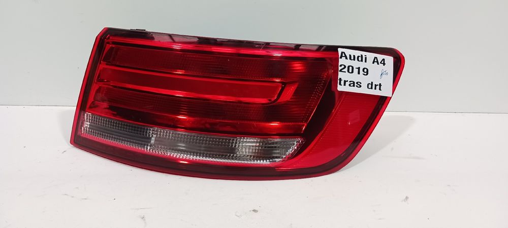 Farolim direito AUDI A4 (8W2, 8WC, B9)