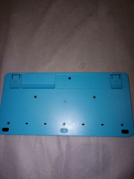 Продам безпроводную клавиатуру Logitech k240 комплект