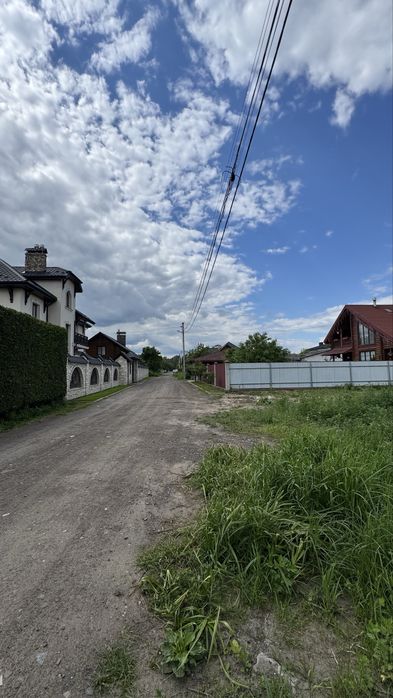 Продаж ділянки під будівництво  в Брюховичах