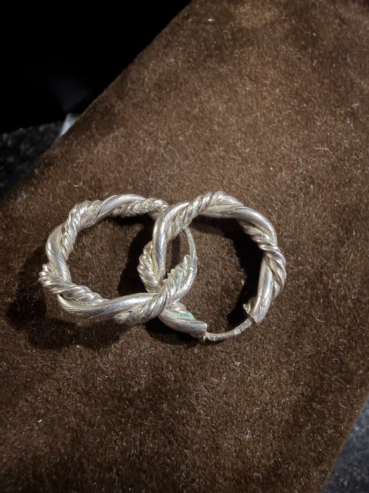 Brincos argolas em prata trabalhadas