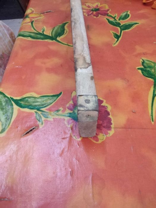 Nível antigo de madeira