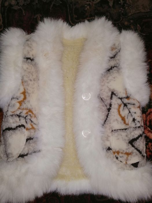 Жилетка для дівчинки