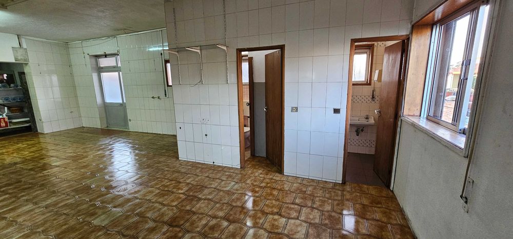 Aluguer para empresas/escritórios/armazém