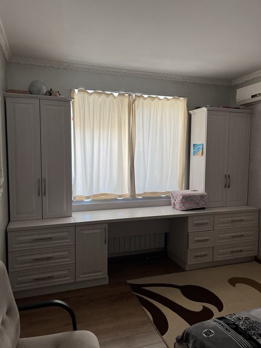 Продам стенку в хорошому стані. І ноутбук робочий без жорсткого диска