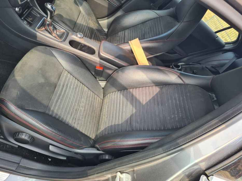Tapicerka Fotele Kanapa Boczki Komplet AMG Czerwona Nić Mercedes W176