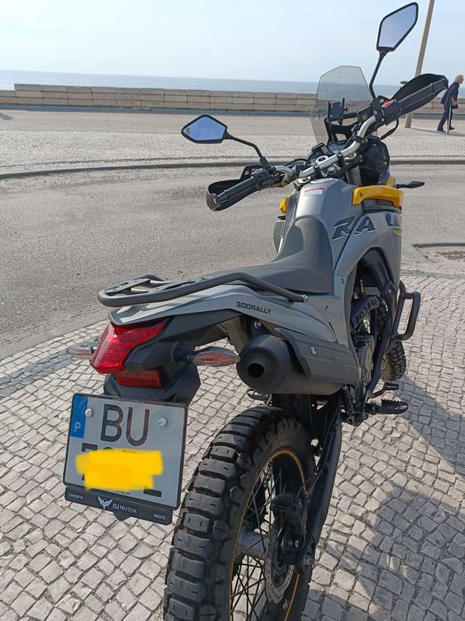 Moto voge 300 rally