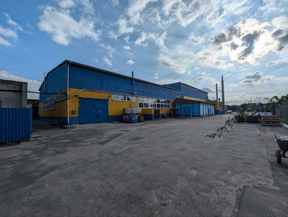 Продамо 2400 кв.м виробничих площ  консервного заводу в чудовому стані