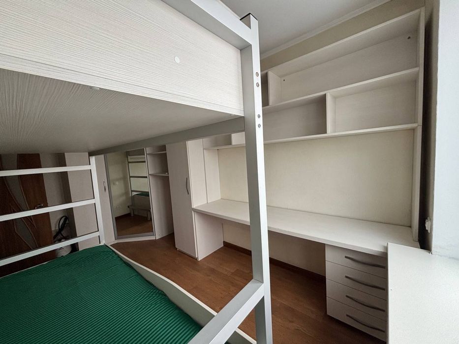 Стильна дитяча/ підліткова  кімната в ідеальному стані