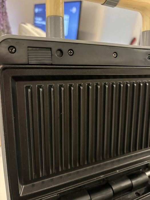 Sandwicheira FLAMA Grill / (800 W - Gris)