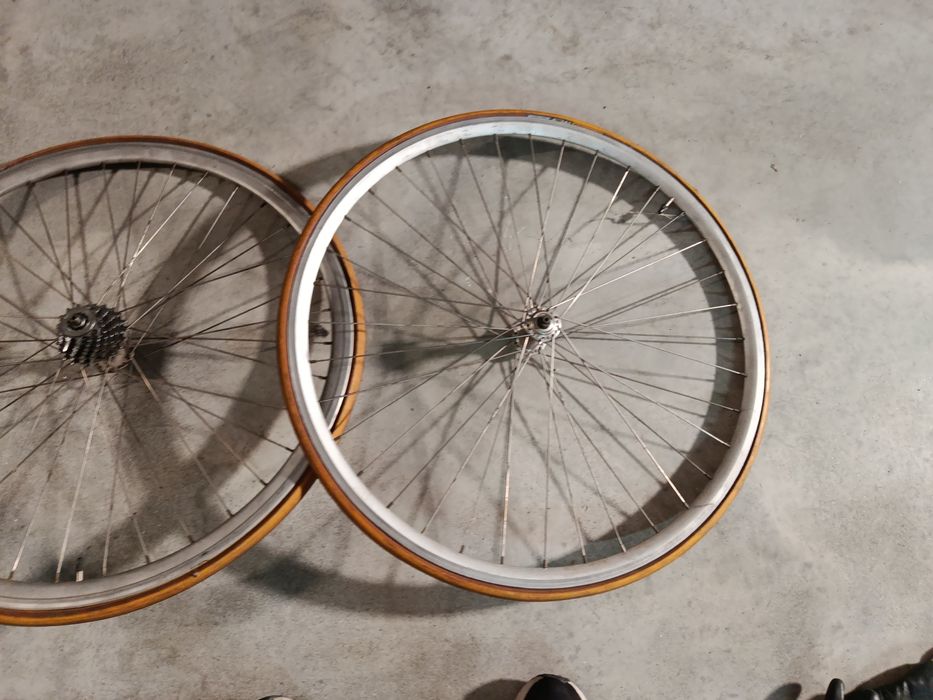 Dou rodas para desocupar