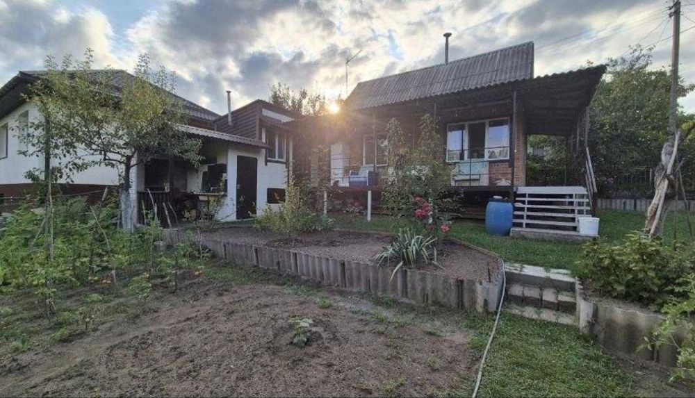 Продаж дачі у передмісті