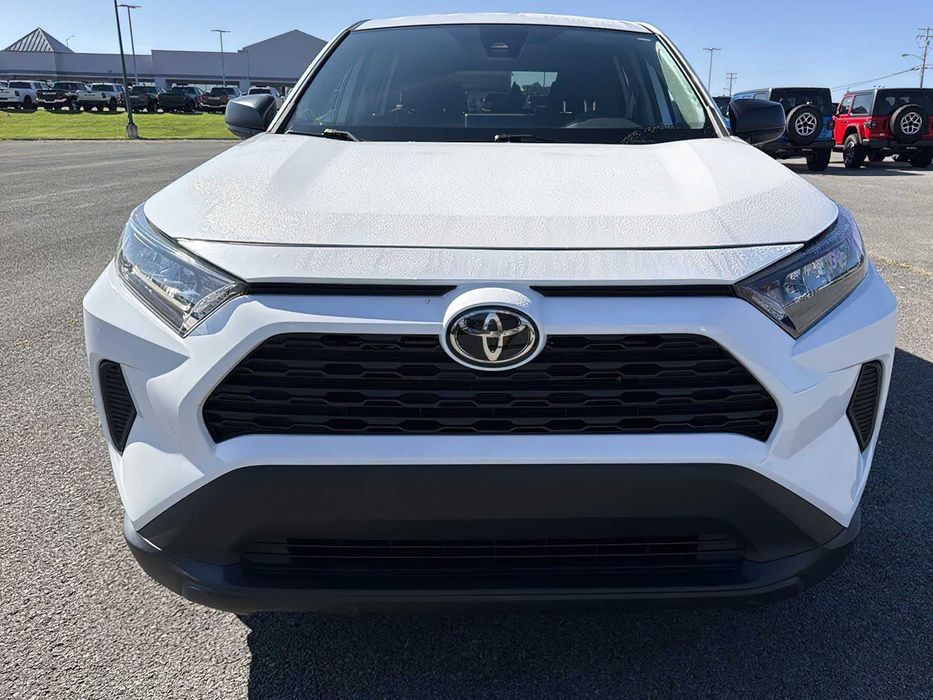 Toyota RAV4      2021