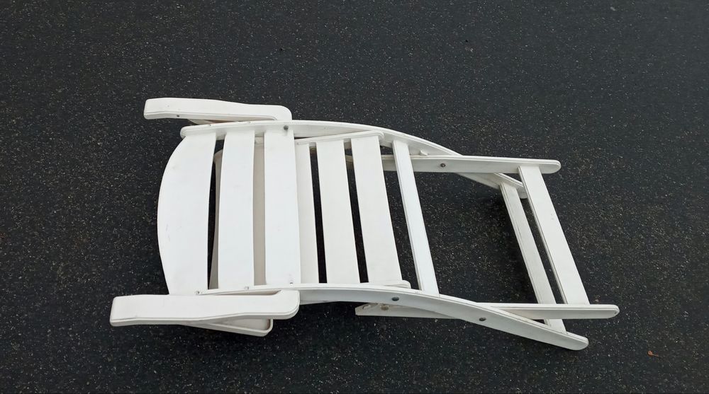 Кресло садовое ,раскладное,пластиковое.