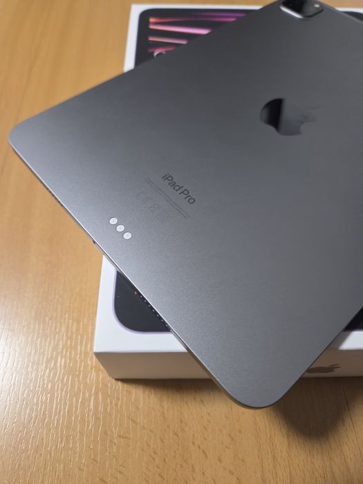 iPad Pro 11, M2, 4th Generation, Like New64738259746947121