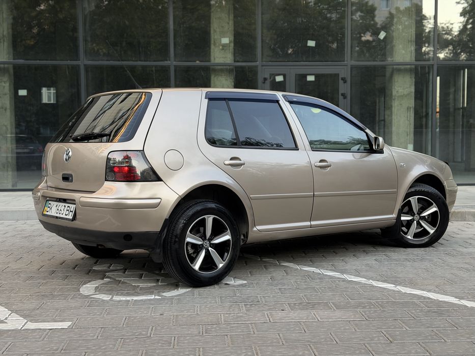 Продам Volkswagen Golf АВТОМАТ