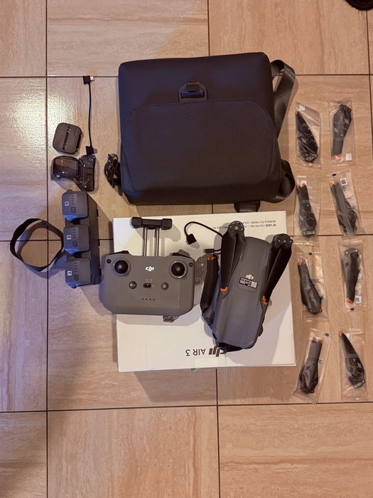 DJI Air 3 Fly More Combo