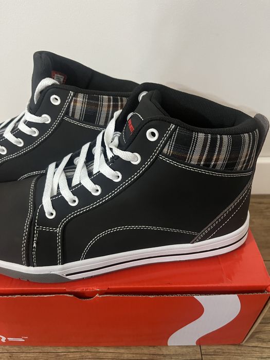 Buty za kostkę, typu trzewik, ze skóry nubuk