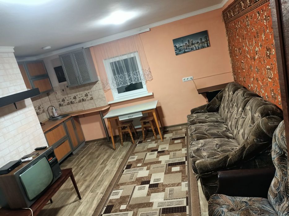 Продам часть дома.+дом 35 КВ.м.в одном дворе.