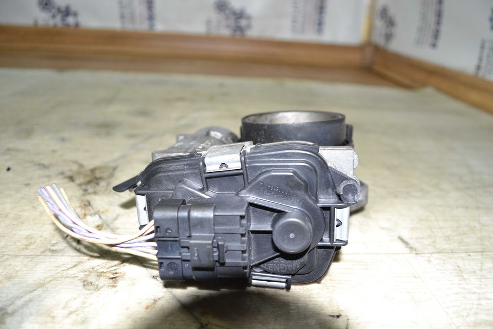 Дросельна заслінка Citroen C2 C3 C4 Peugeot 206 207 307 1.4 9647925480