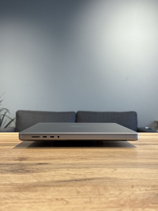 MacBook Pro 16 M2 Max 12/30gpu 64/1tb !! Гарантія від магазину !!