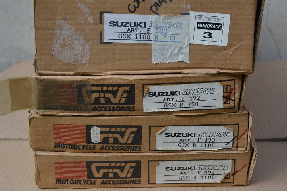 Suzuki gsxr 750/1100 olejak/wodniak GIVI stelaz pod kufer centralny