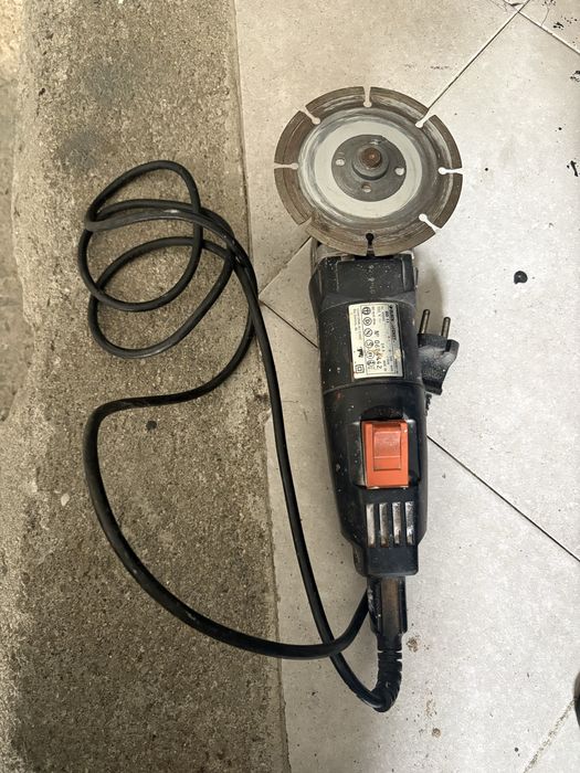 Rebarbadora Black & Decker BD11 – 600W (115 mm)