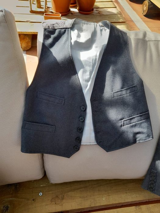 Traje curto à portuguesa