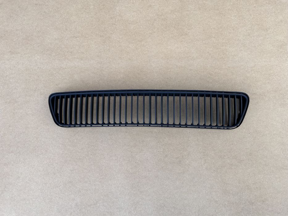 Решітка бампера Skoda Fabia 1 2000-2004 / 2004-2007