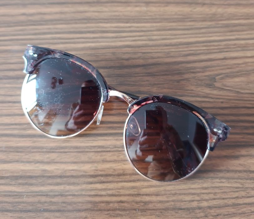 Okulary przeciwsłoneczne damskie, używane