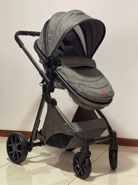 Carrinho de bebê trio como novo