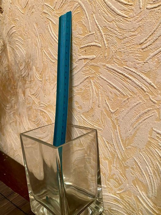 Скляна ваза для декорування.