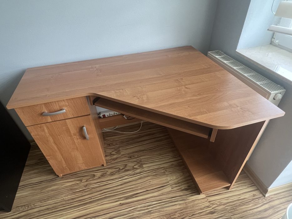 Zestaw- narożne biurko + komoda