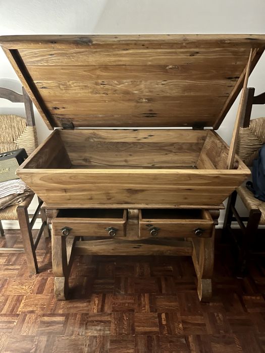 Masseira Antiga em Madeira Maciça (cadeiras incluidas)