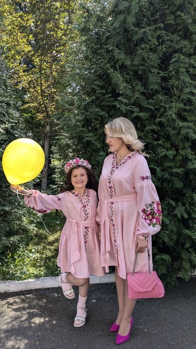 Вишиті плаття(доросле та дитяче)