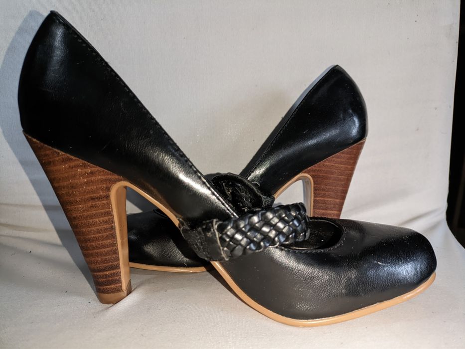 Czółenka, półbuty, japonki r. 36