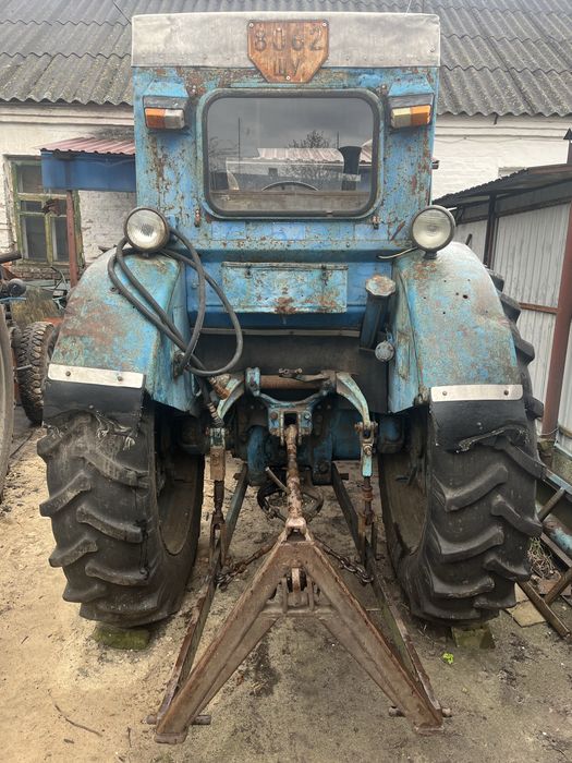 Продам трактор  т-40