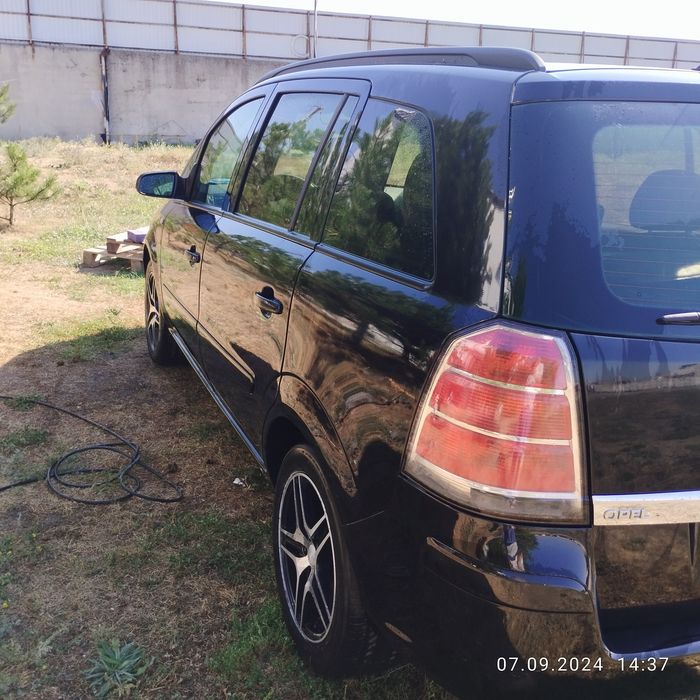 Опель зафіра. Багато чого зроблено по машині.