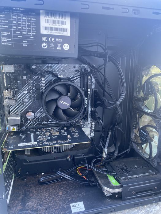 vendo ou troco 2 torres gaming descricao de componentes em foto