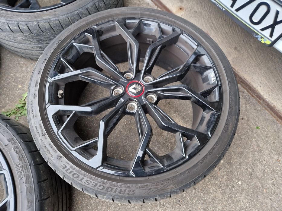 Renault Megane R.S Sport Interlagos 19" 5x114.3 Opony 245/35R19