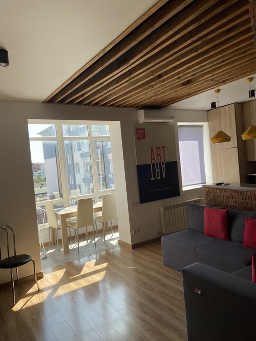 Вільно !Подобово сучасна квартира в центрі вул. Мельника,10